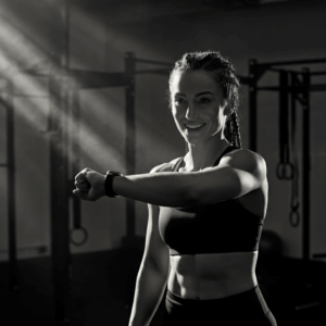 Female athlete wearing an Apple Watch